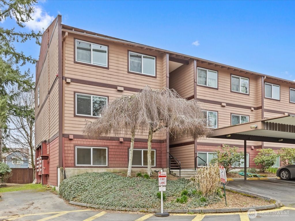 Photo of 17430 Ambaum Boulevard S #1, Burien, WA 98148 (MLS # 2346685)