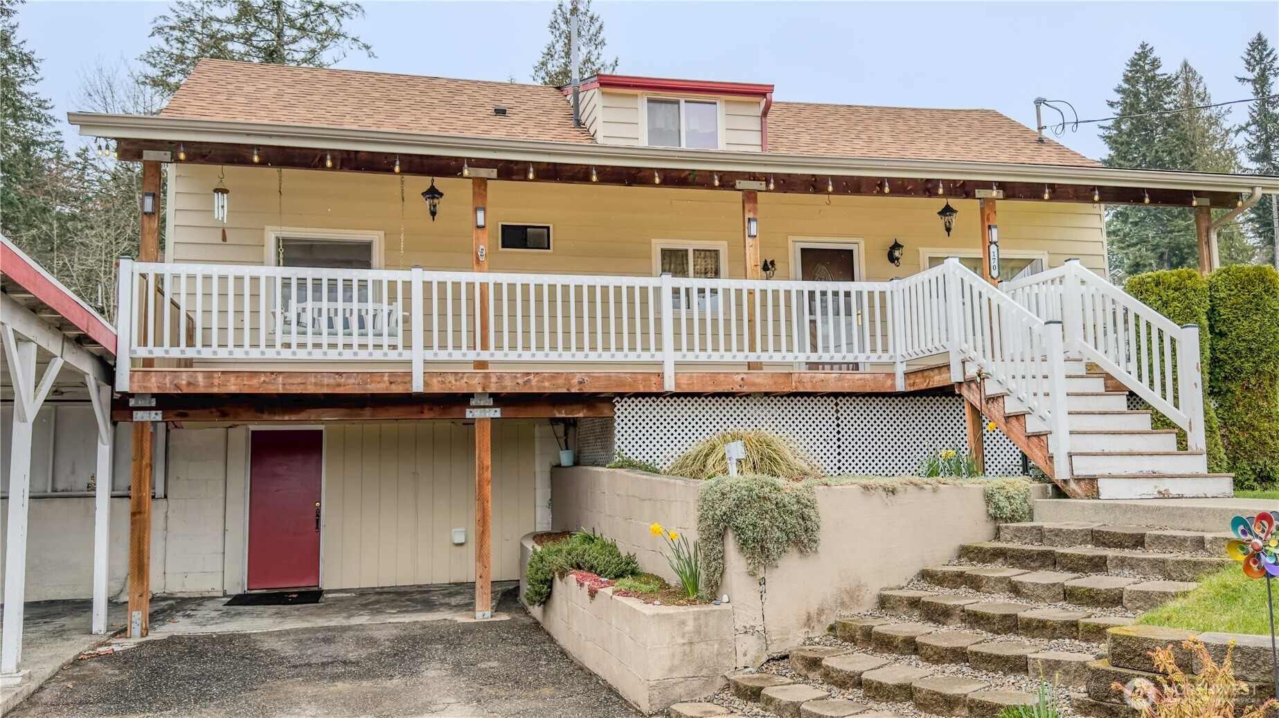 170 E Lakeland Drive