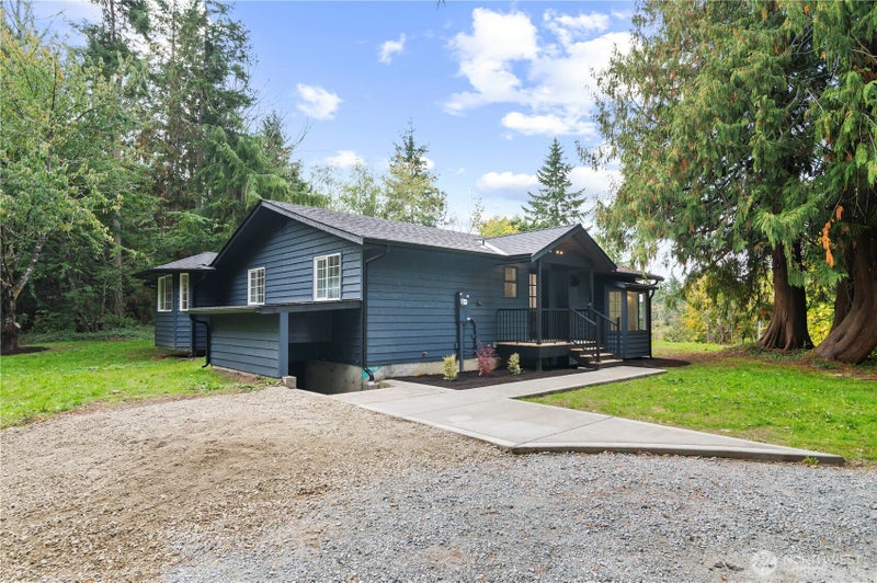 940 Hoppy Trail Way