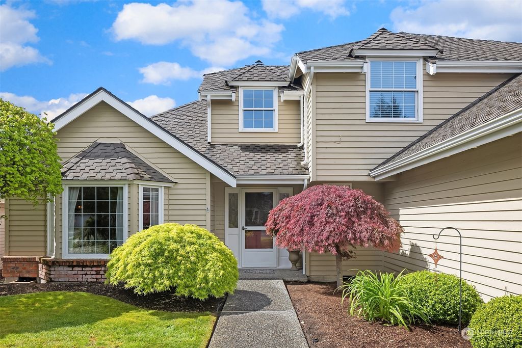 Photo of 4433 246th Avenue SE, Sammamish, WA 98029 (MLS # 2231707)