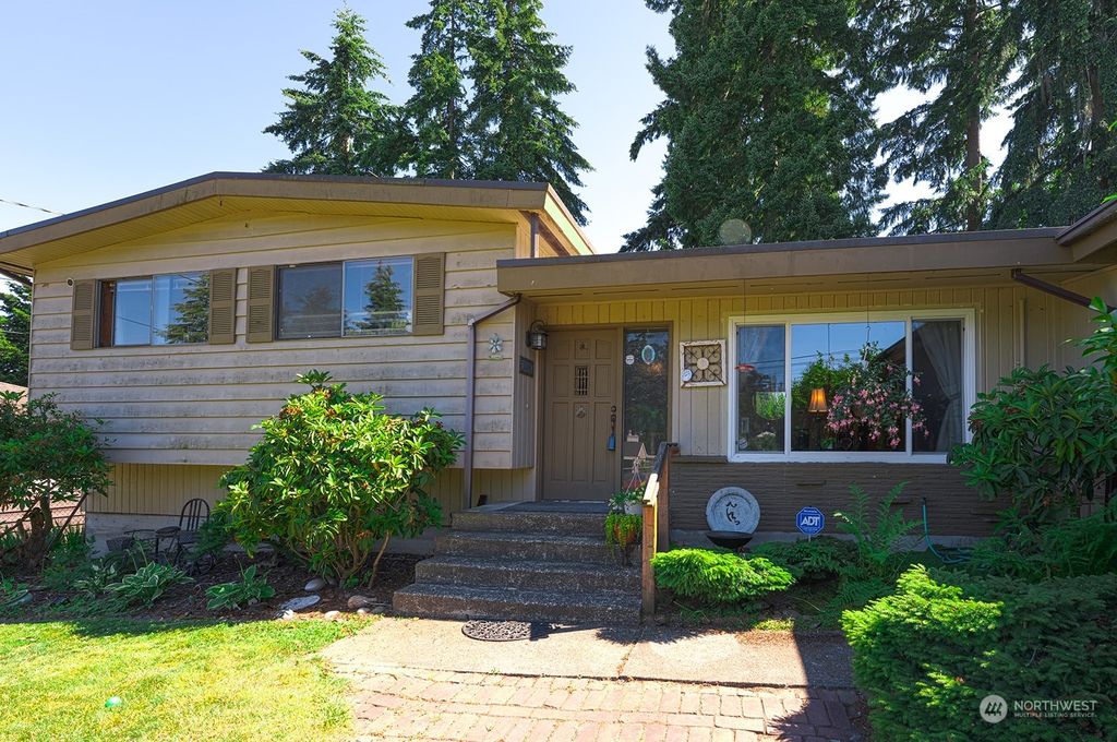 Photo of 4808 241st Street SW, Mountlake Terrace, WA 98043 (MLS # 2134035)