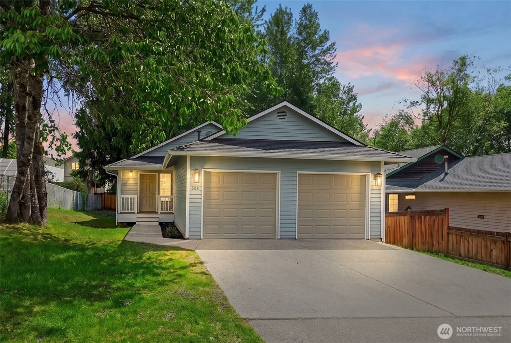 Photo of 211 Anderson Avenue, Granite Falls, WA 98252 (MLS # 2531124)