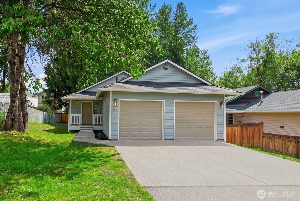 Photo of 211 Anderson Avenue, Granite Falls, WA 98252 (MLS # 2531124)