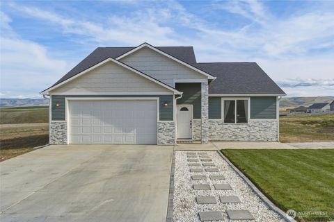 Photo of 2208 Key Blvd Blvd, Milton-Freewater, OR 97862 (MLS # 2485209)