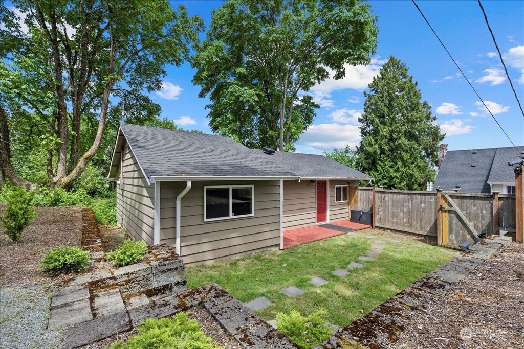 Photo of 10012 15th Ave S Ave, Seattle, WA 98168 (MLS # 2250642)