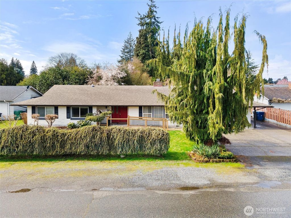 Photo of 8816 NE 60th Drive, Marysville, WA 98270 (MLS # 2346337)