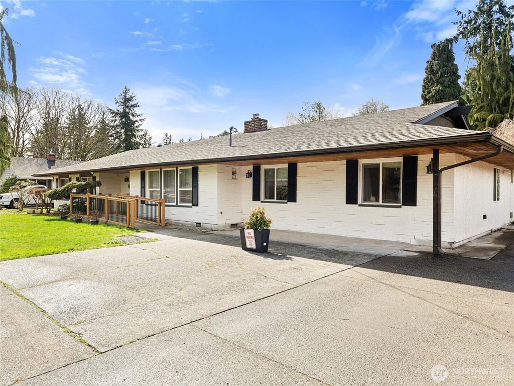 Photo of 8816 NE 60th Drive, Marysville, WA 98270 (MLS # 2346337)