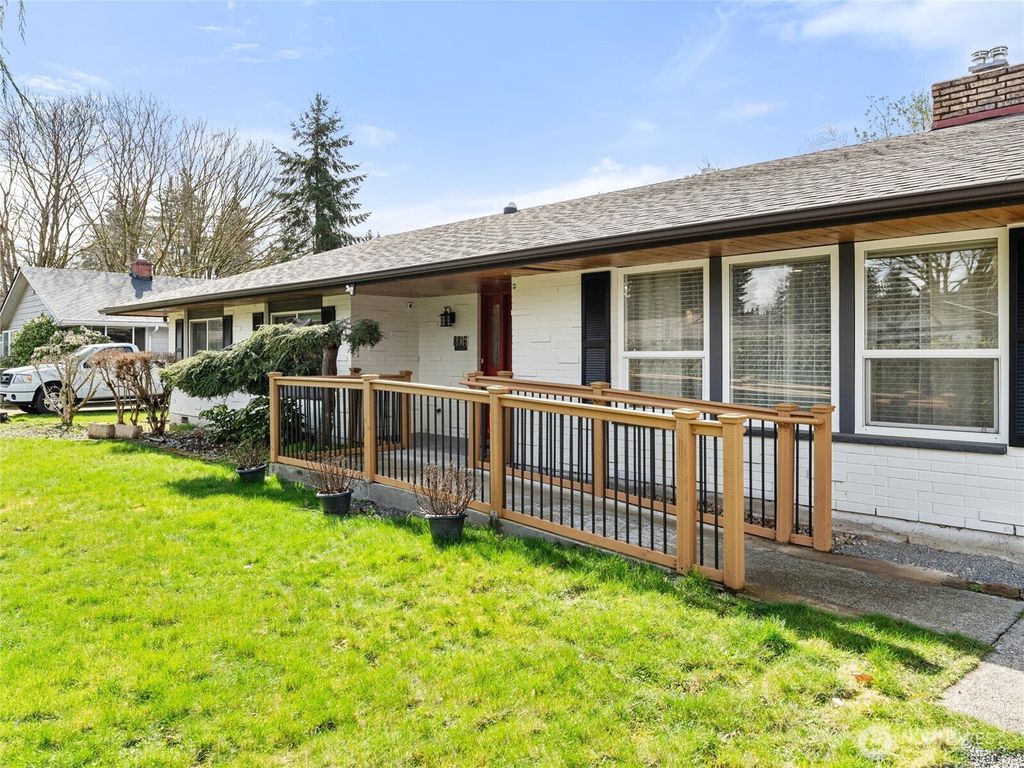 Photo of 8816 NE 60th Drive, Marysville, WA 98270 (MLS # 2346337)