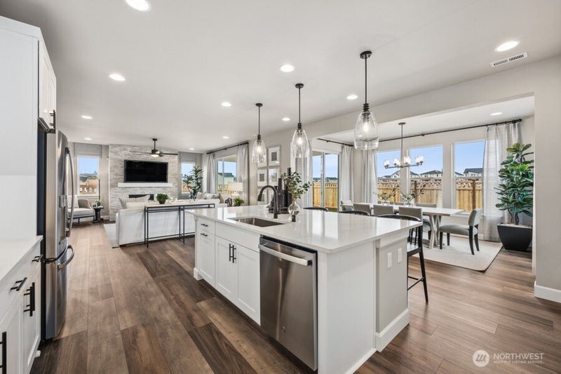 14512 203rd Avenue E 850