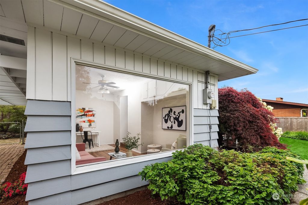 Photo of 513 S 18th Street, Renton, WA 98055 (MLS # 2230345)