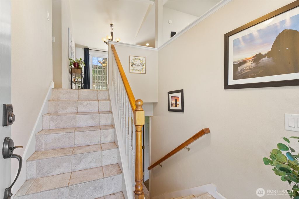 Photo of 4231 SW 328th Court, Federal Way, WA 98023 (MLS # 2391015)