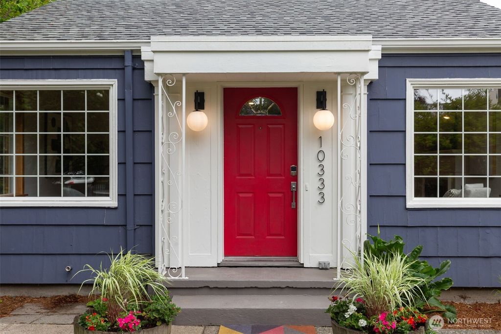 Photo of 10333 Interlake Avenue N, Seattle, WA 98133 (MLS # 2375102)