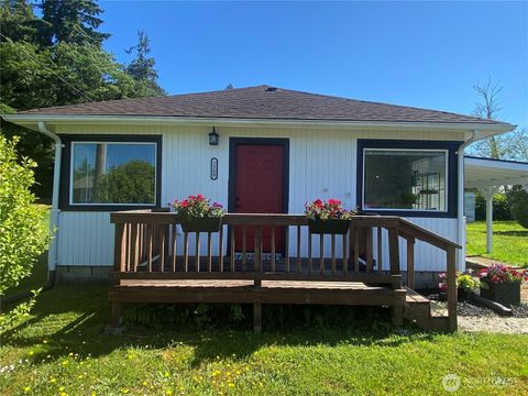 Photo of 2260 Michigan Avenue, Raymond, WA 98577 (MLS # 2401492)