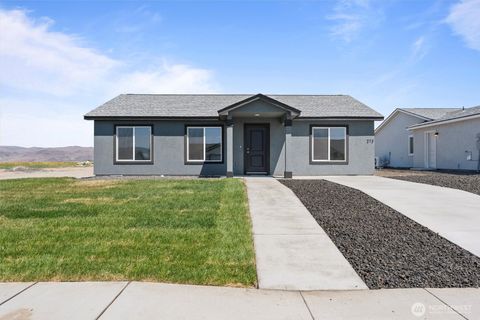 Photo of 206 Cherry Street, Mattawa, WA 99349 (MLS # 2329306)