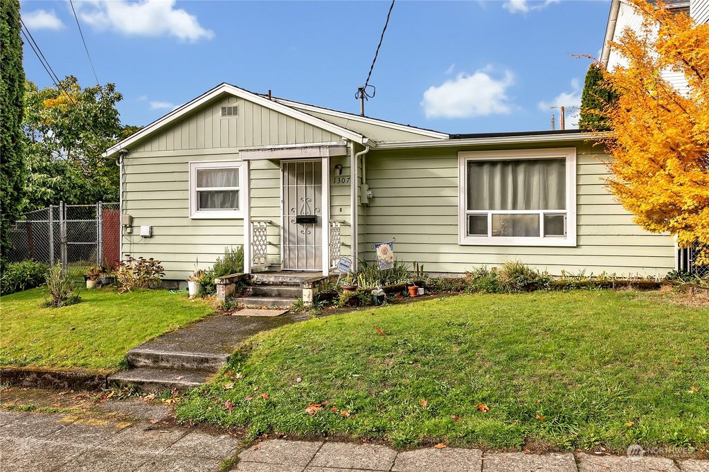 Photo of 1307 29th Avenue S, Seattle, WA 98144 (MLS # 2304454)