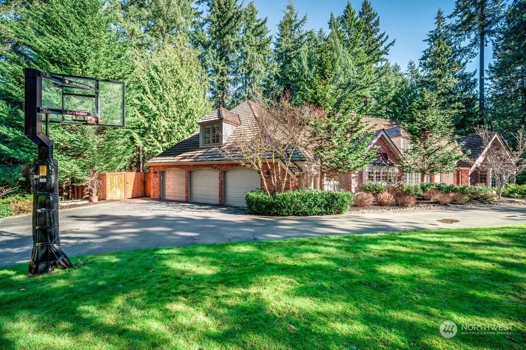 Photo of 21512 NE 101st Street, Redmond, WA 98053 (MLS # 2201078)
