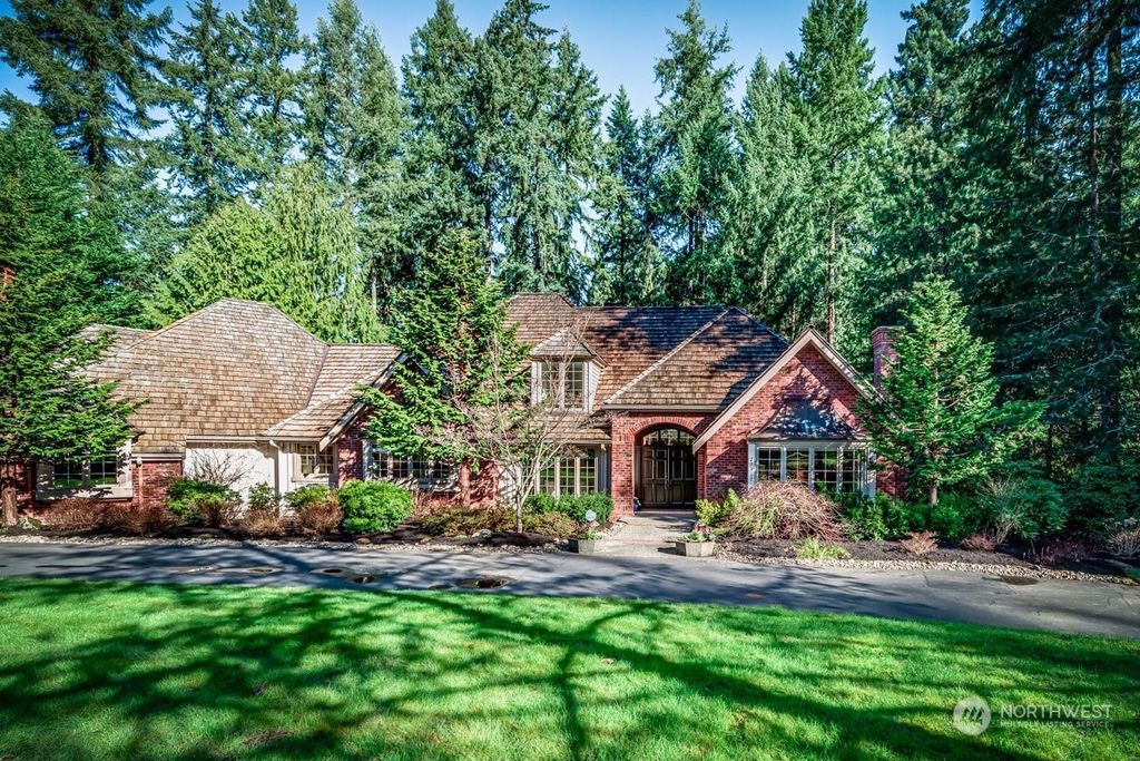 Photo of 21512 NE 101st Street, Redmond, WA 98053 (MLS # 2201078)