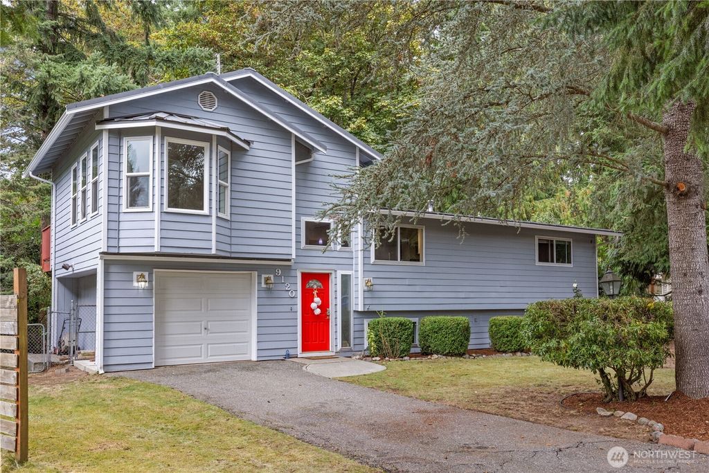 Photo of 9120 209th Avenue NE, Redmond, WA 98053 (MLS # 2435907)