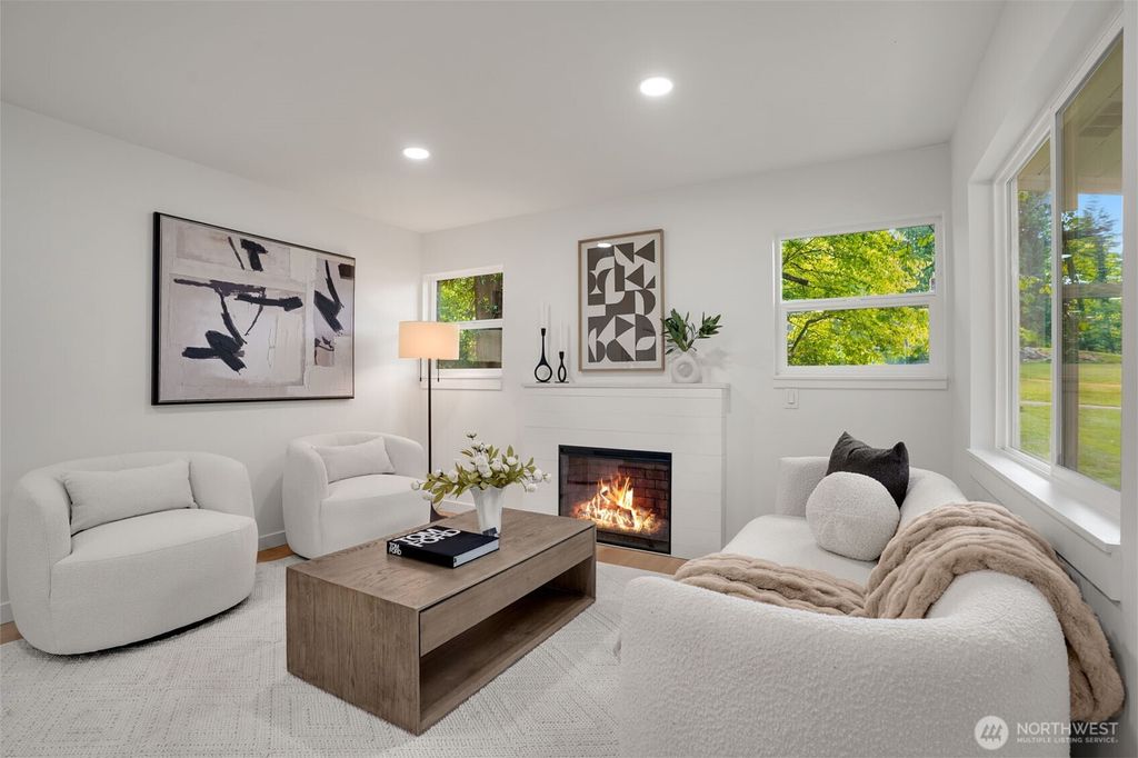 Photo of 2003 SW 317th Place, Federal Way, WA 98023 (MLS # 2379012)