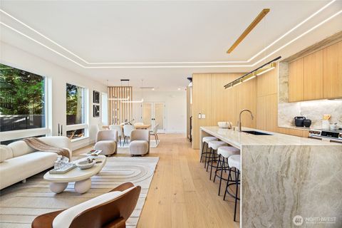 7358 33rd Avenue NE Seattle WA 98115