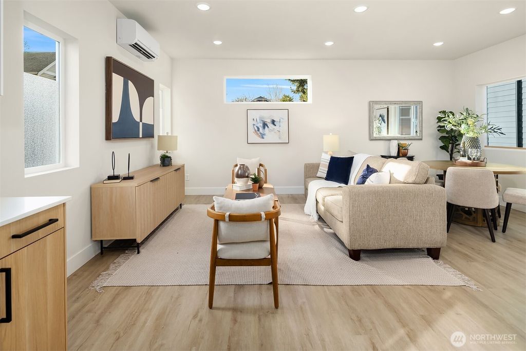 Photo of 1413 Martin Luther King Jr Way, Seattle, WA 98122 (MLS # 2485649)