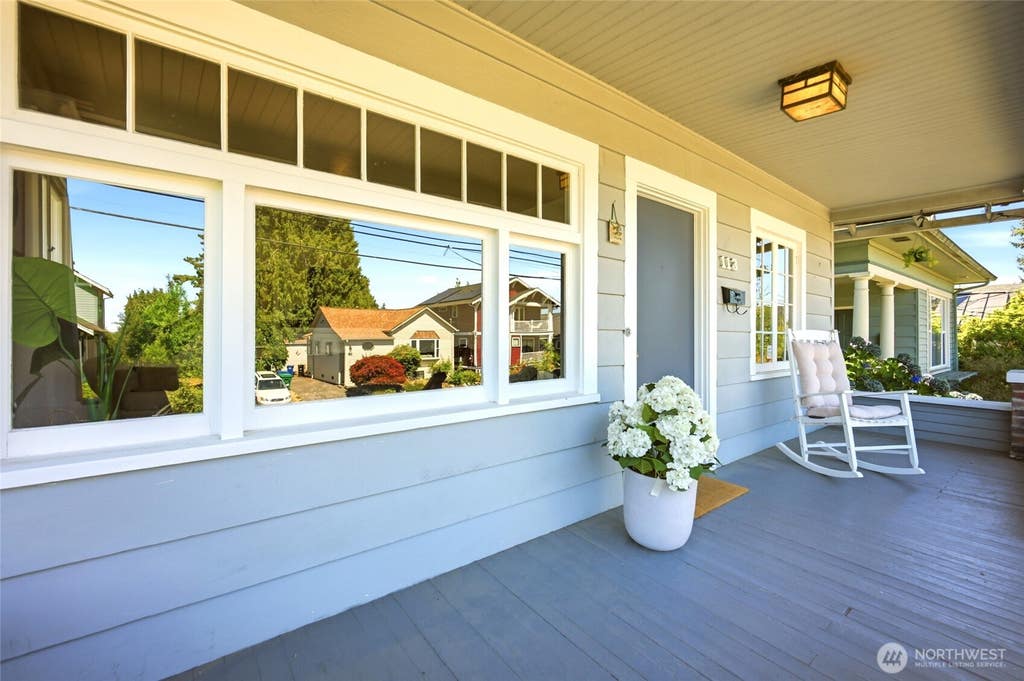 Photo of 113 NE 60th Street, Seattle, WA 98115 (MLS # 2568170)