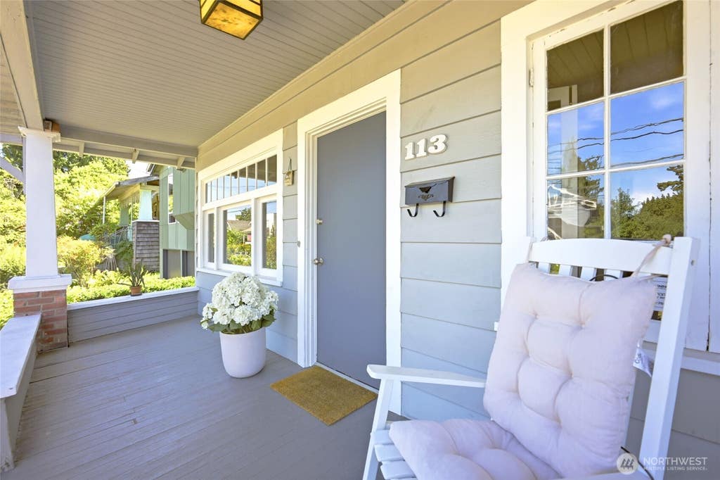 Photo of 113 NE 60th Street, Seattle, WA 98115 (MLS # 2568170)