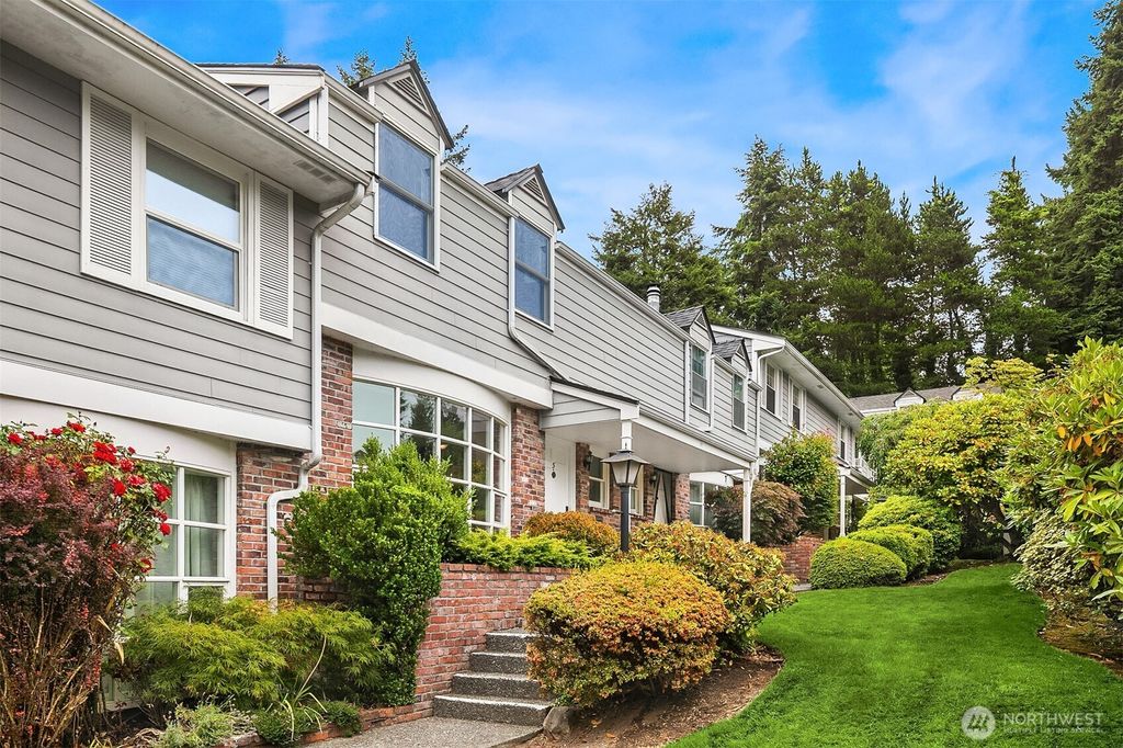 Photo of 1420 Bellevue Way SE #5, Bellevue, WA 98004 (MLS # 2414057)