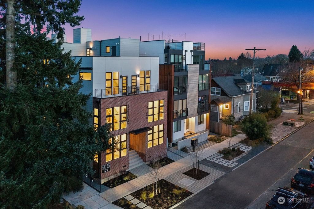 Photo of 1412 B 21st Avenue, Seattle, WA 98122 (MLS # 2307462)