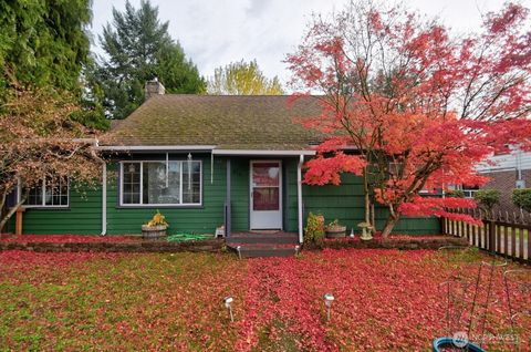 Photo of 614 Alder Street, Centralia, WA 98531 (MLS # 2453893)