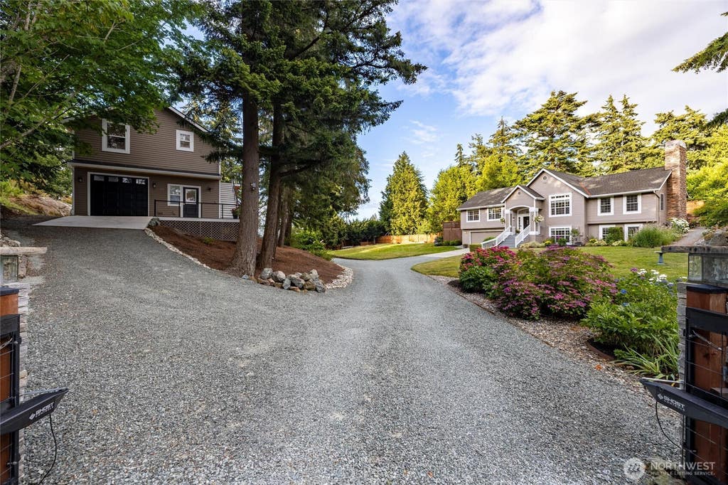 Photo of 818 Haddon Road, Anacortes, WA 98221 (MLS # 2554747)