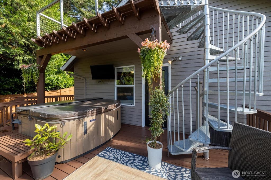 Photo of 818 Haddon Road, Anacortes, WA 98221 (MLS # 2554747)