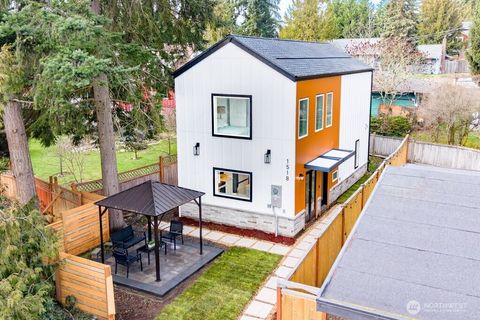 Photo of 1518 NE 106th Street, Seattle, WA 98125 (MLS # 2487614)