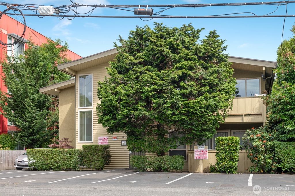 Photo of 12348 33rd Avenue NE, Seattle, WA 98125 (MLS # 2422481)