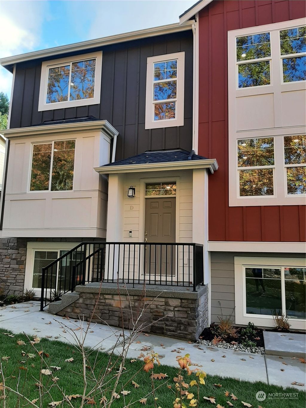 Photo of 12124 NE 194th Court #D, Bothell, WA 98011 (MLS # 2182747)