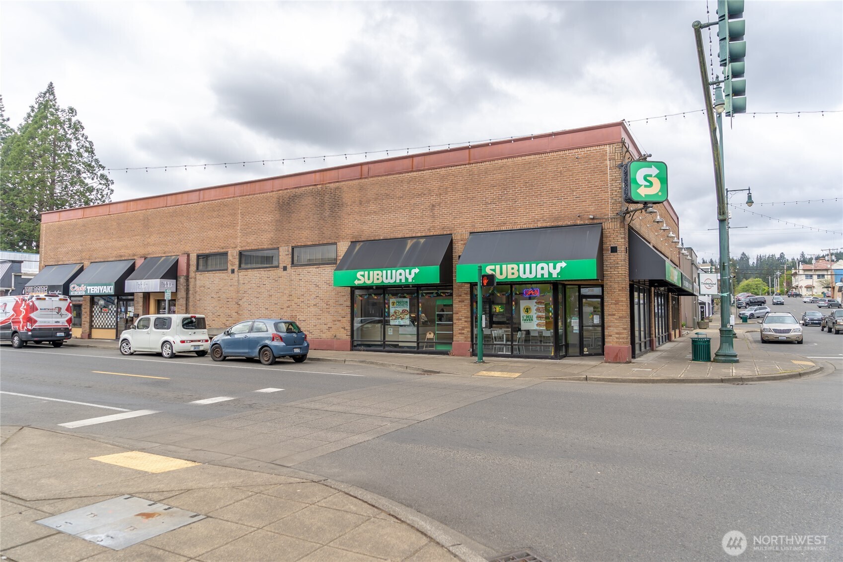 112 W Pioneer Avenue