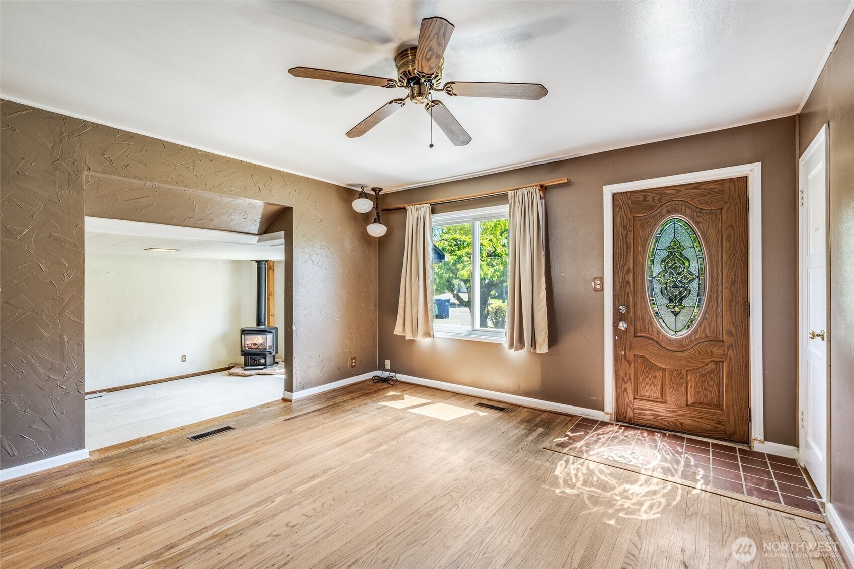 140 5th Avenue SW