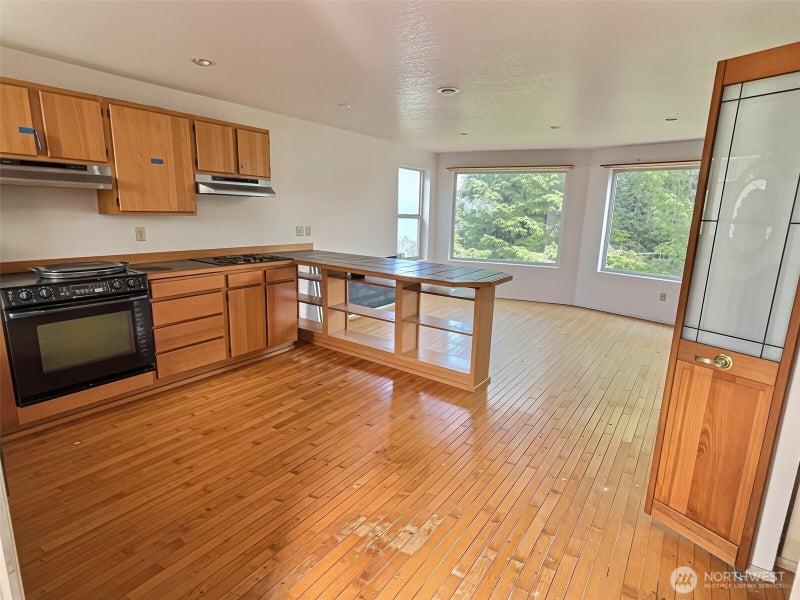 206 Sunrise Avenue SE