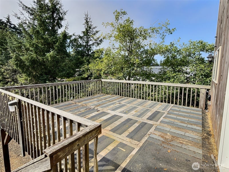 206 Sunrise Avenue SE