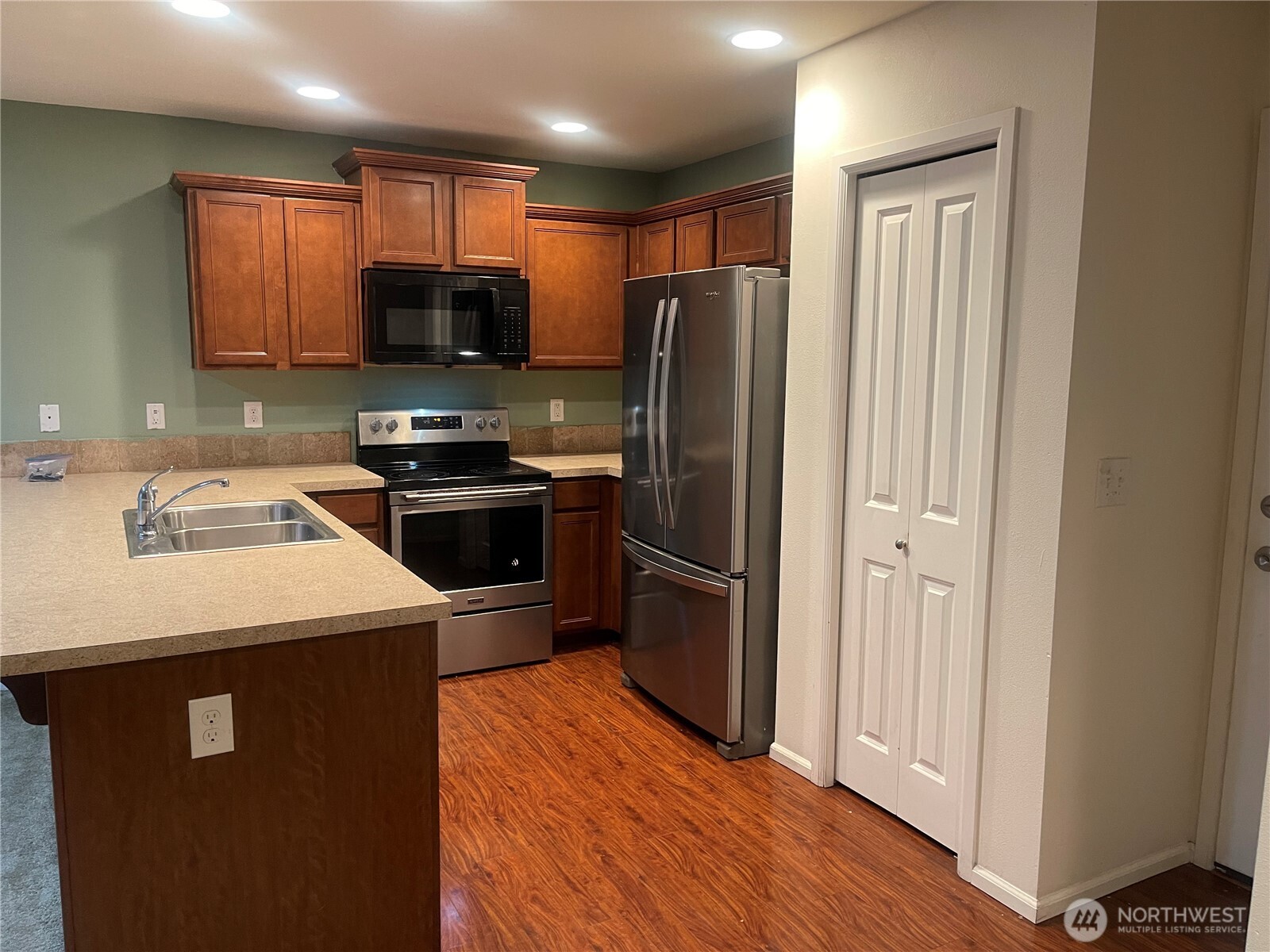 4244 E Roosevelt Avenue