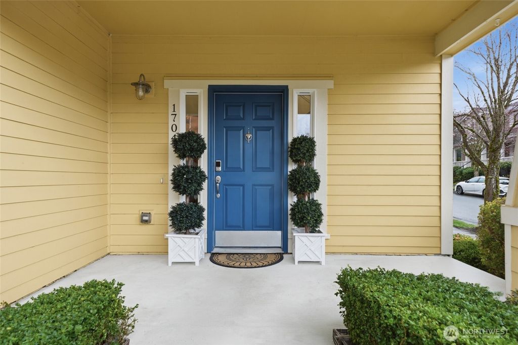 Photo of 1704 25th Avenue NE, Issaquah, WA 98029 (MLS # 2485511)