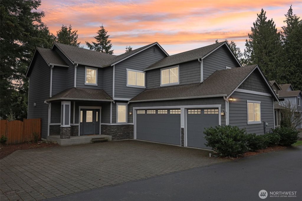 Photo of 611 NW 180th Street, Shoreline, WA 98177 (MLS # 2345092)