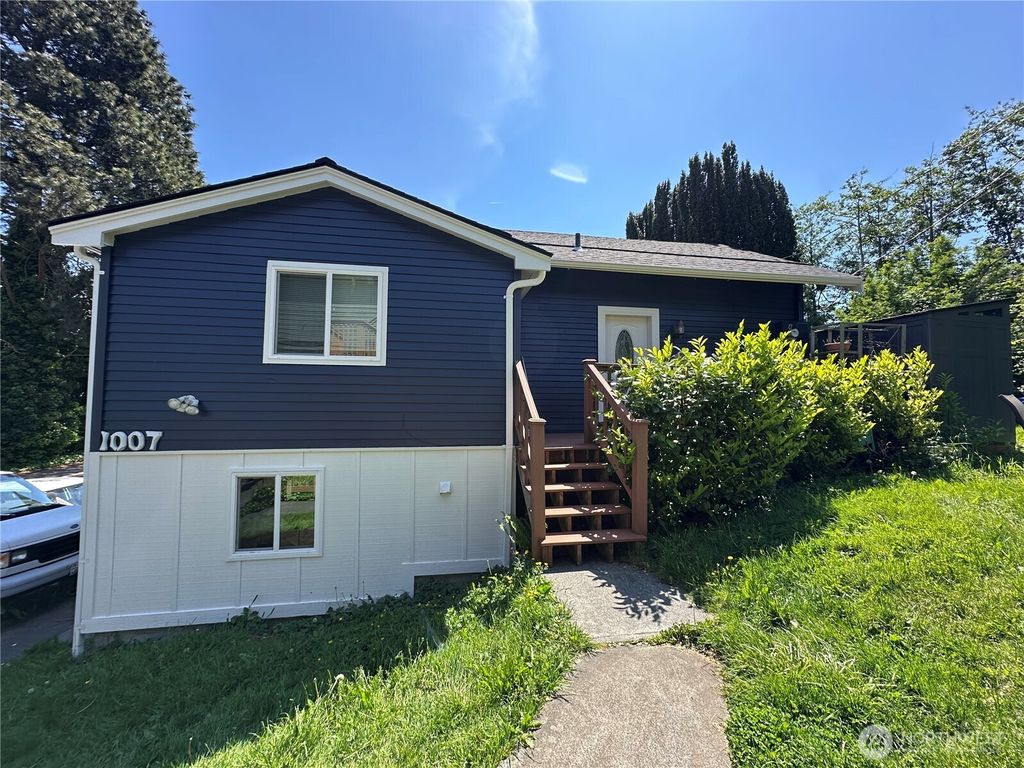 Photo of 1007 22nd Street, Bellingham, WA 98225 (MLS # 2458678)
