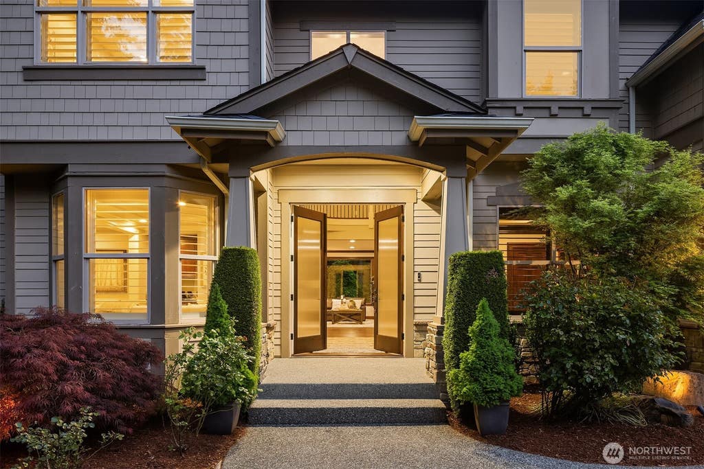 Photo of 23420 SE 21st Court, Sammamish, WA 98075 (MLS # 2561520)