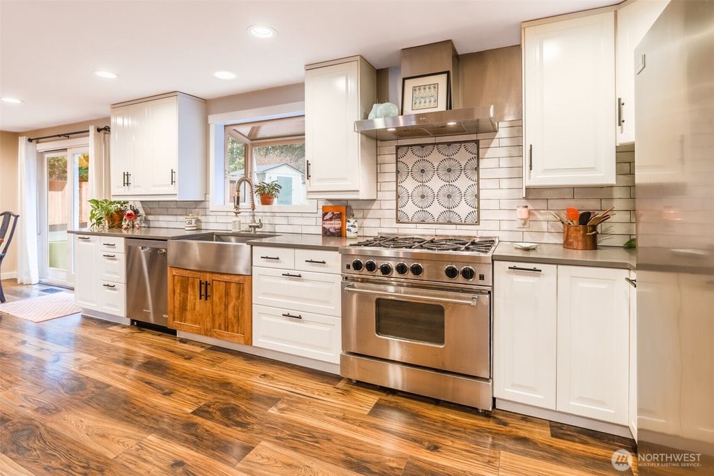 Photo of 12518 SE 233rd st Street, Kent, WA 98031 (MLS # 2349961)