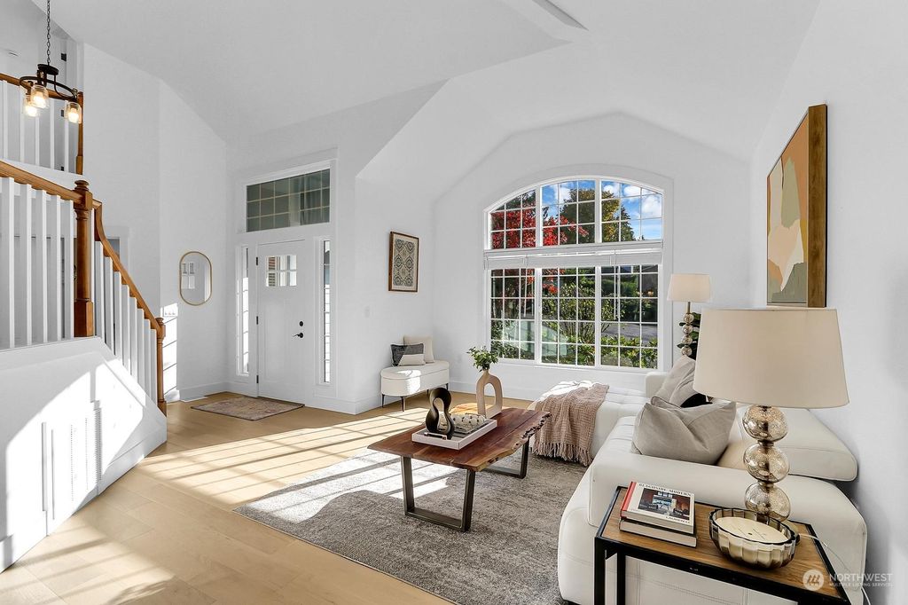 Photo of 8026 NE 122nd Place, Kirkland, WA 98034 (MLS # 2305958)