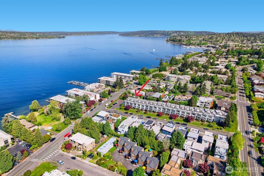 Photo of 10108 NE 63rd Street, Kirkland, WA 98033 (MLS # 2513962)