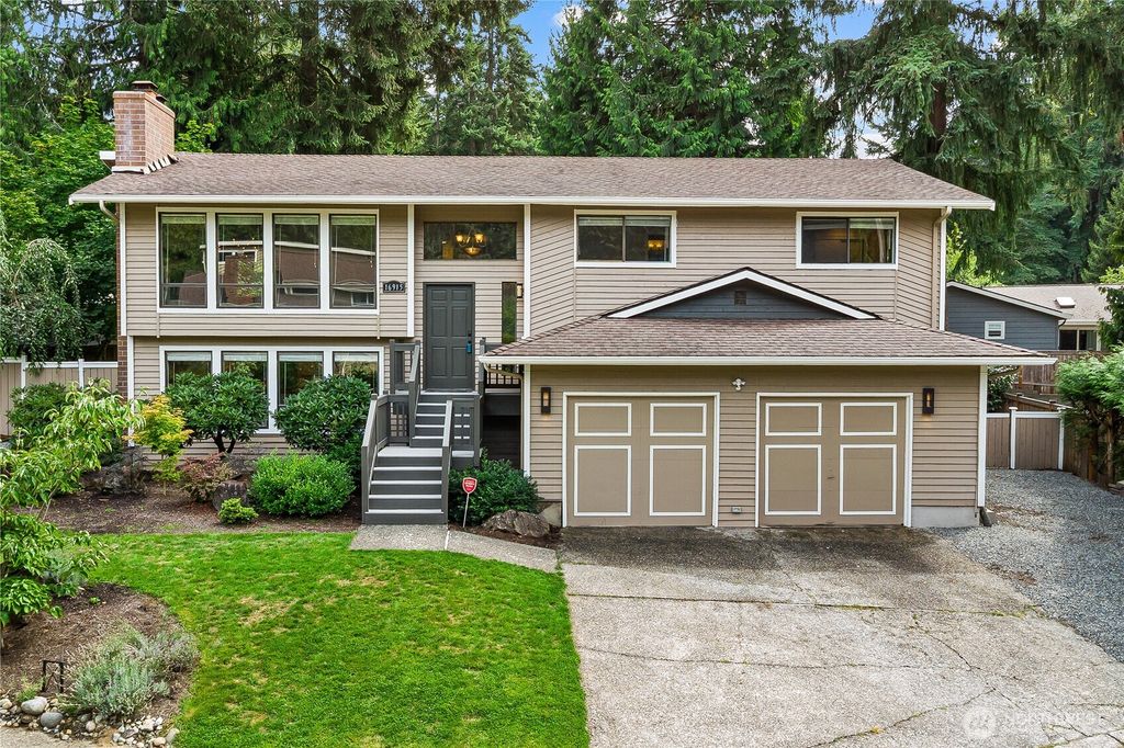 Photo of 16915 NE 98th Court, Redmond, WA 98052 (MLS # 2422767)