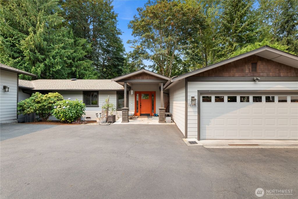Photo of 15115 78th Ave NE Ave, Kenmore, WA 98028 (MLS # 2426405)