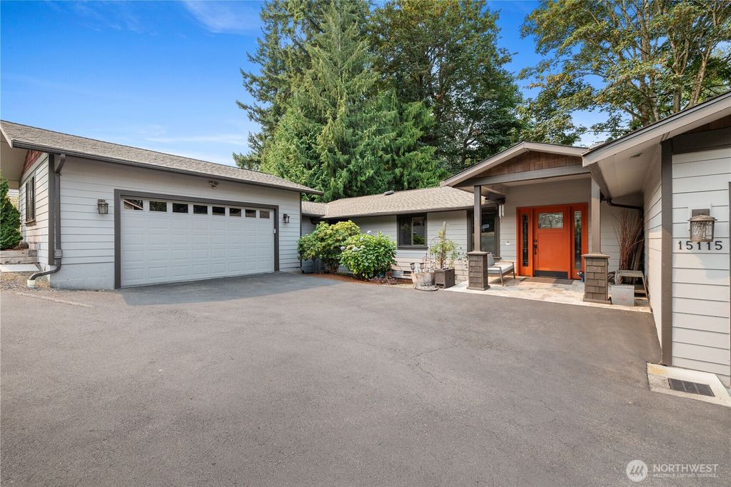 Photo of 15115 78th Ave NE Ave, Kenmore, WA 98028 (MLS # 2426405)